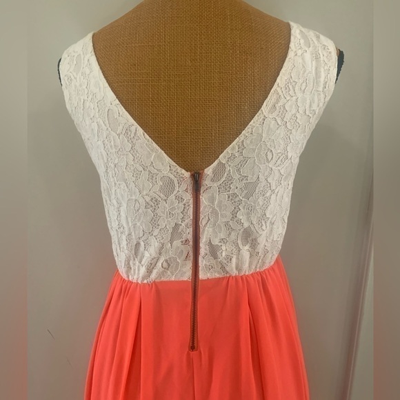 Alythea High-low Sleeveless Dress - Picture 5 of 12